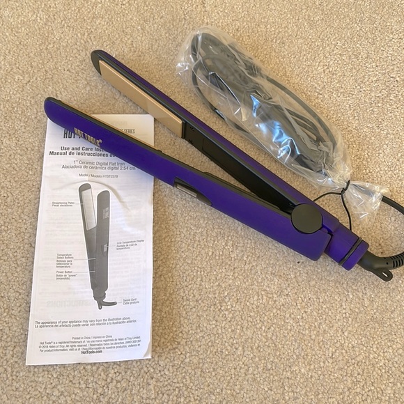 Hot Tools Other - New without box Hot Tools 1” ceramic digital flat iron